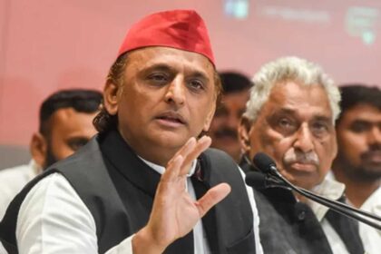 Samajwadi Party suspends leaders