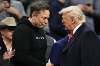 Elon Musk vs Donald Trump